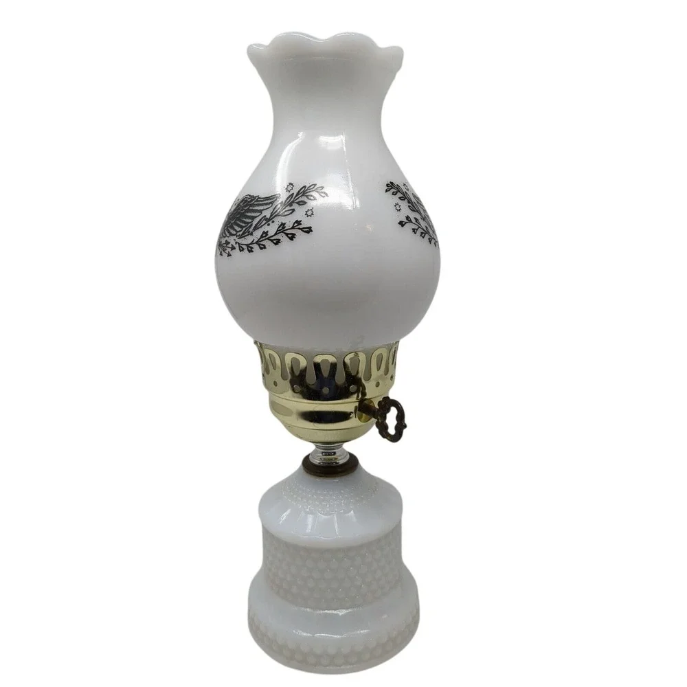 Vintage Electric Table Lamp Milk Glass Eagle‎ Shade UL D4600 E51483 - Picture 3 of 12